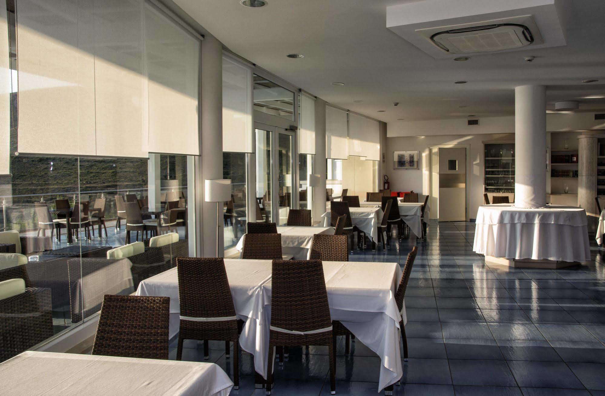 Moresco Park Hotel Sperlonga Luaran gambar